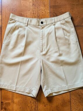 Haggar Men's Flat Front Shorts in Khaki